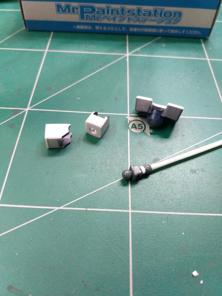 長い下半身とバランスをとる為、上腕、腰、首をそれぞれ１ｍｍ延長しました。
２ｍｍでも良かったかも知れない…と思っているので、積のジムⅢを作る時には首を除いて２ｍｍの延長にしようと思っている今日この頃です。(^-^;