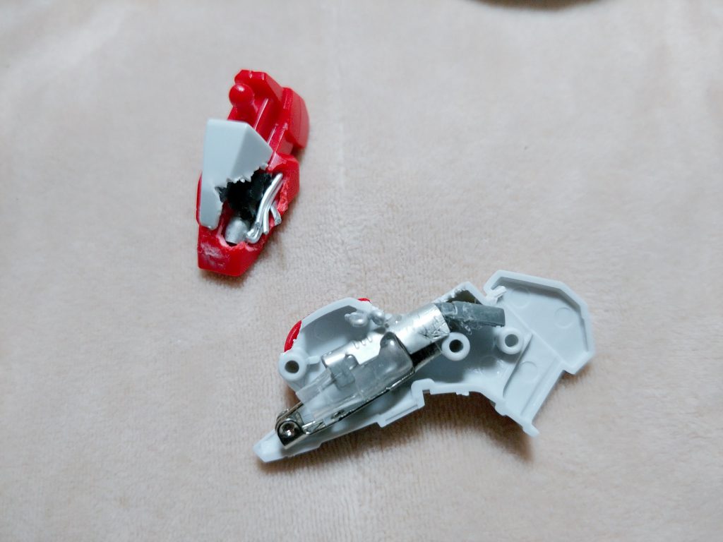 中にメカ的なものを詰め込んでみたけど、結果あんま目立たなかった