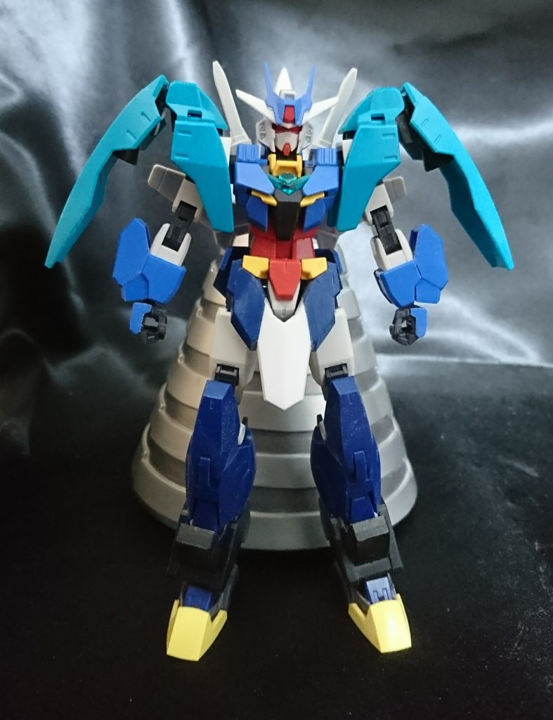 グレイズリッターの肩と足のパーツを取り付けてます