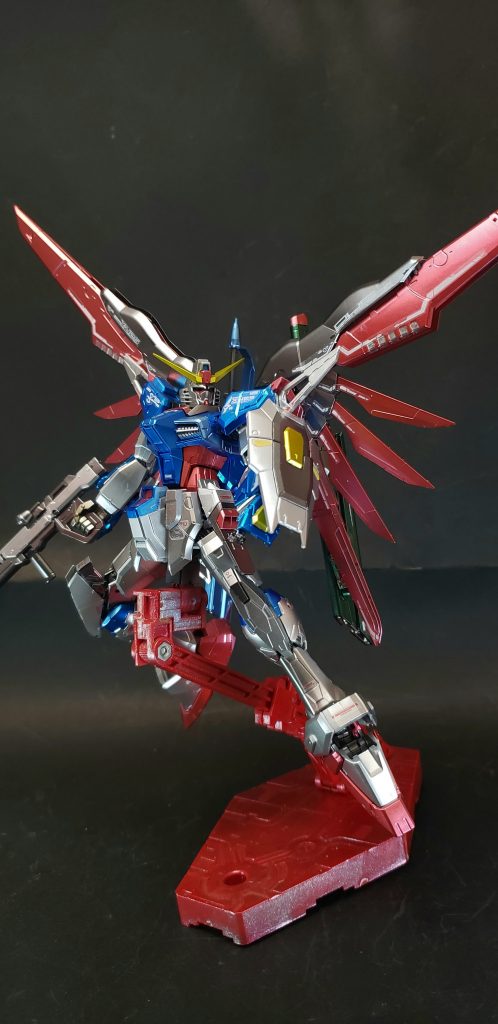 ハイパーデュートリオン

核エンジンとデュートリオンシステムのハイブリッド動力であり、二つのジェネレーターの相互補完によって理論上パワーダウンすることなく[28][注 3] 従来の動力機関の数倍の出力を発揮する