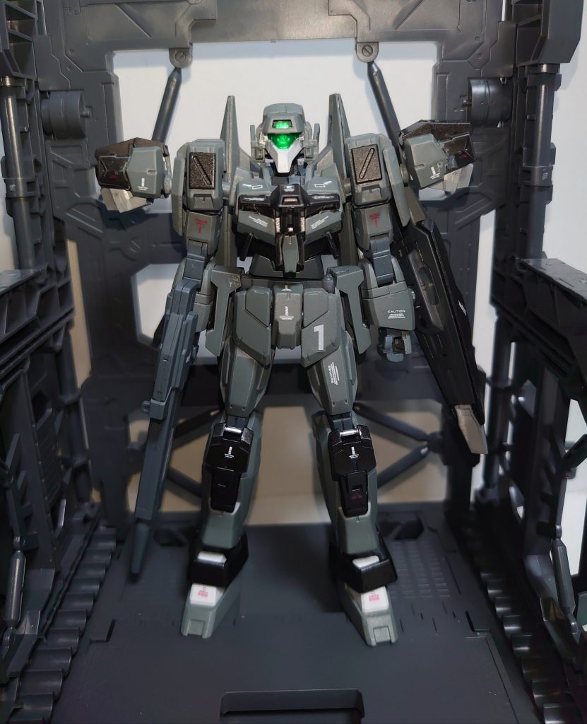 *正面*
アクティブアデルと同様に、RGE-G1100アデルをベースに[Ｇストライカー](https://gumpla.jp/hg/272141)に追従するため、高機動型への改修が施されているという設定で製作しています。