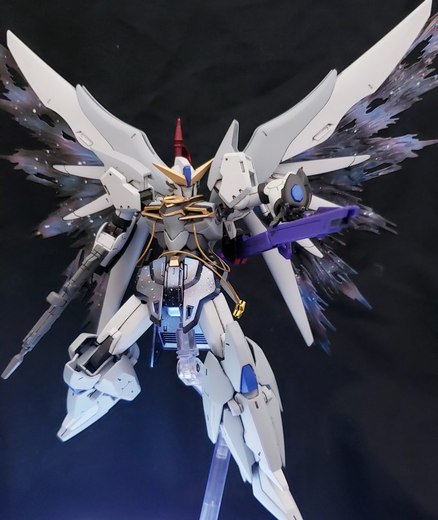 主武装であるアロンダイトと長距離ビーム砲は「イルミネーションスターズ」のめぐると真乃のカラーリングで塗装しました。
3人はそれぞれが直接力を与え合うイメージが強かったため,武装の塗装でそのイメージを伝えられるように工夫しています。
