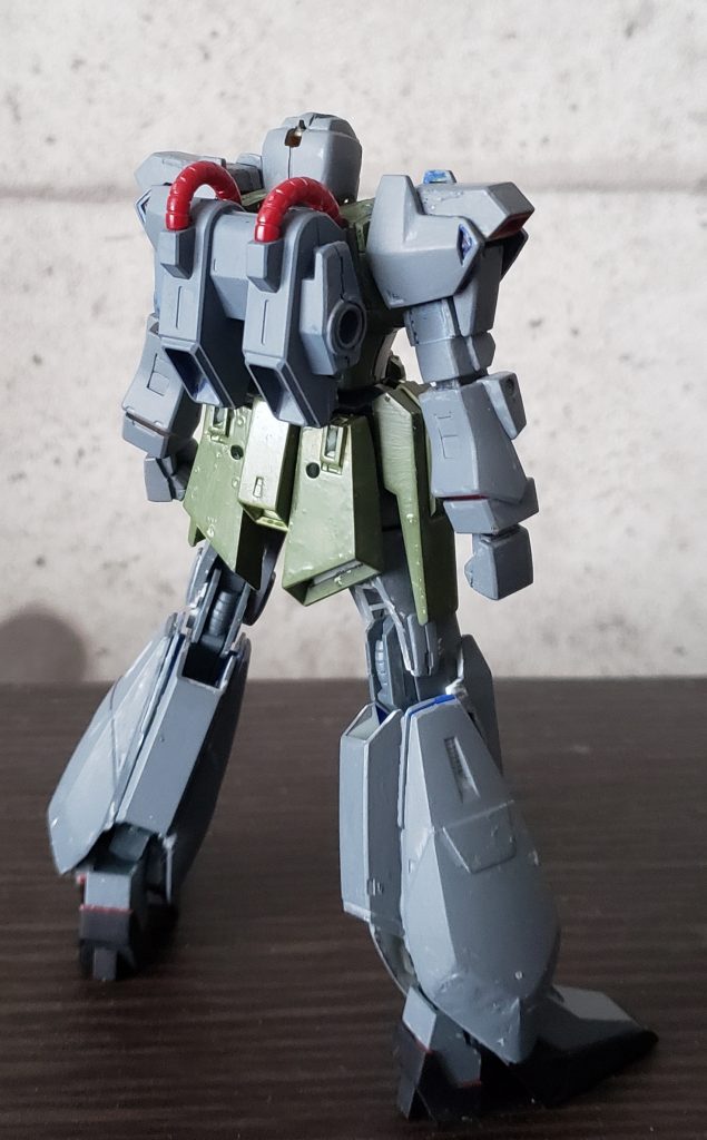 確か高機動形の背面推進器(バックパック)はこんな形状だったはず。