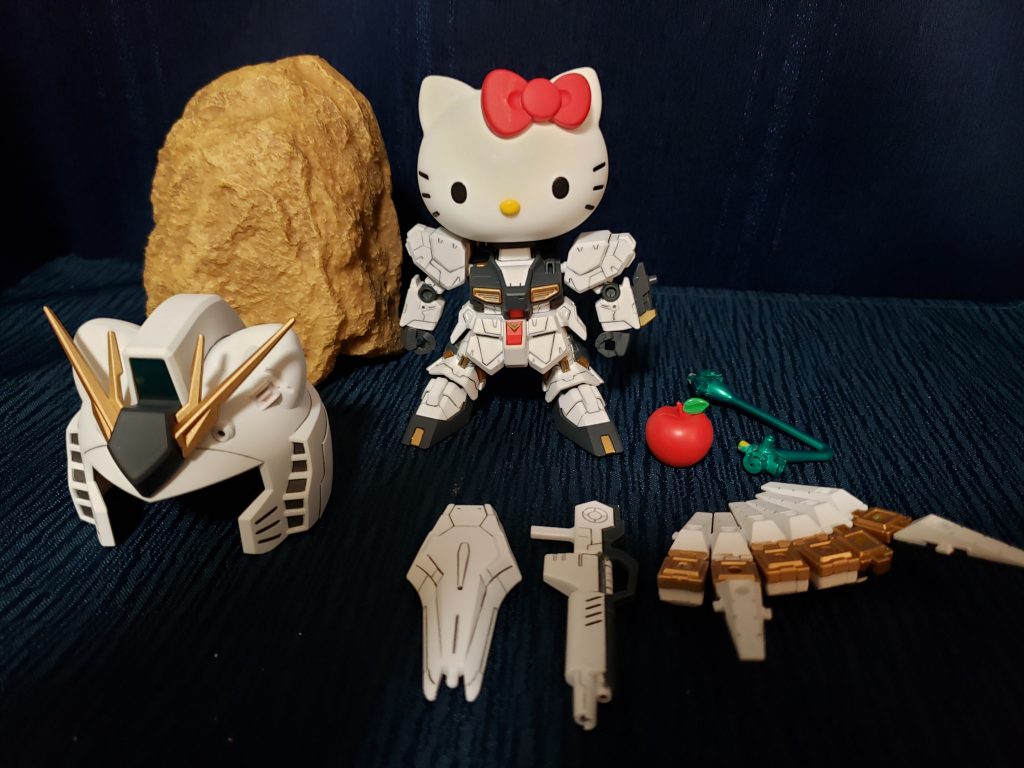 一部改造して塗装してと簡単に出来ましたのでキティちゃんを運良く確保出来た人は是非やってみてください♪