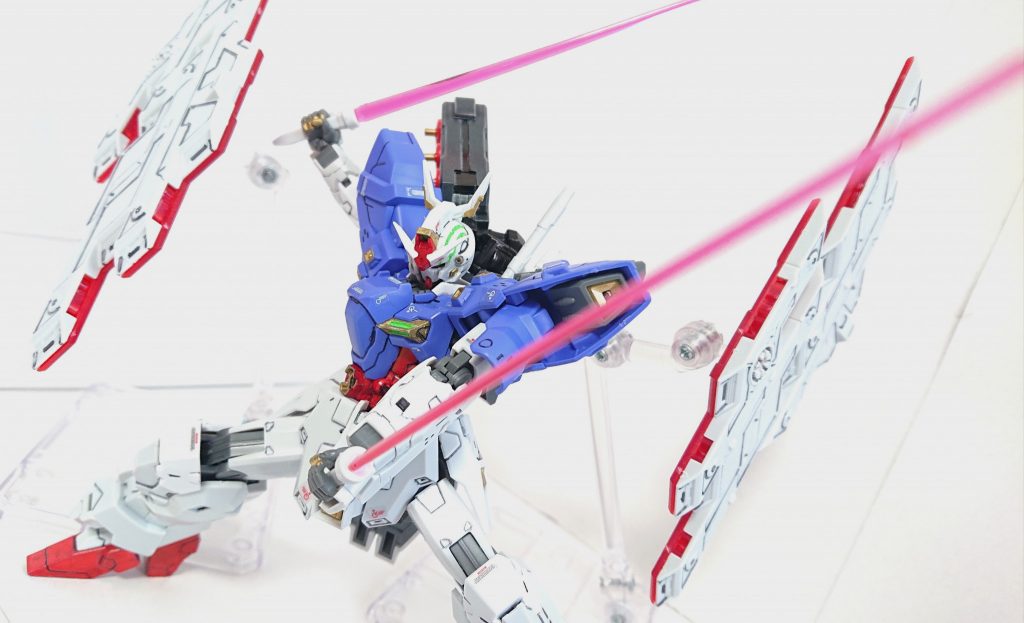 ダブルサーベル!!!両腕のバタフライエッジを腕部ビームサーベルに変更しました!