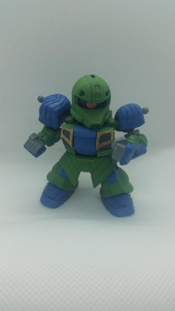 軽装モード。
額に旧と見えるようにパテで造形。良く見ると顔が少し違うのです。