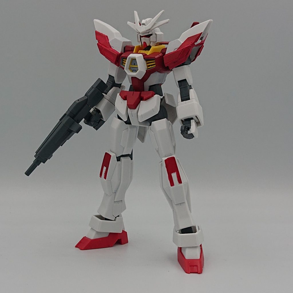 HG AGE-1をベースに肩をトランジェント、角と腰をジュピターヴに置き換えてます。
ただ合わせただけでなく、トランジェントの肩は少し削って短くしてます。