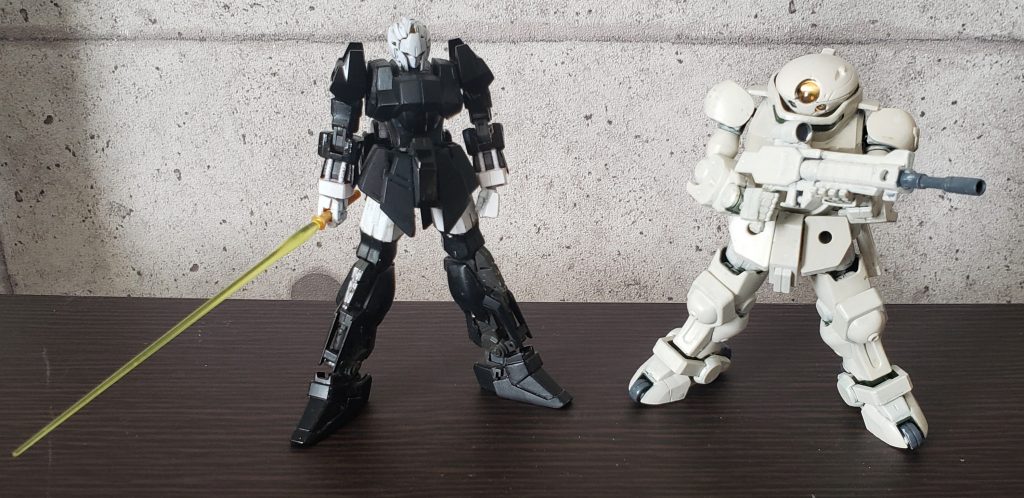 先日投稿したグリモアと共にプレミアムバンダイ(プレバン)にありそうなセット販売の様な並びで撮影。