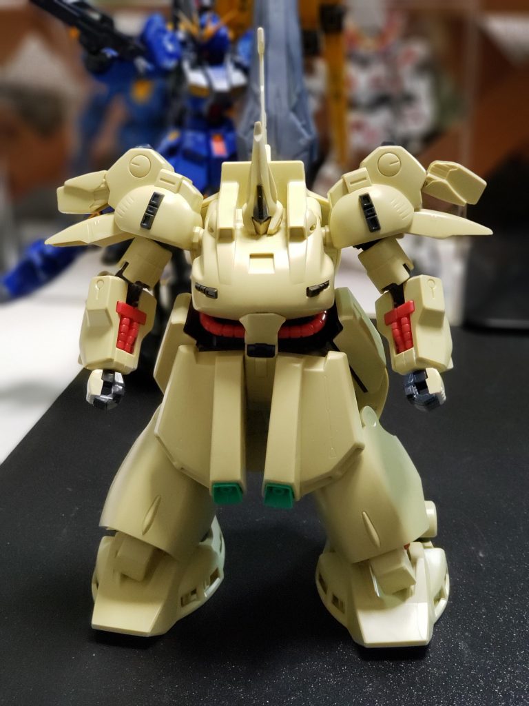 成型色だとなんか色が薄く感じる(;´∀`)
初めからイエローで塗装しようと決めてました( *^艸^)