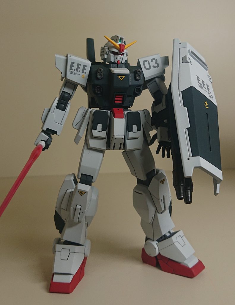 どちらの機体も陸戦型ガンダムベースの兄弟機なので、装備/カラー以外は一緒ですね。(3号機の肩部は個人好みの都合でちょっと変えてます)