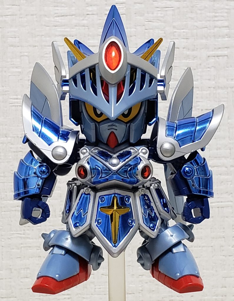 霞の鎧と天空の翼を装備
銀色がシールだったのでマスキングゾルを使いシルバーで塗装 胸が分かりやすく失敗してますが他はうまくいっているので良かった！