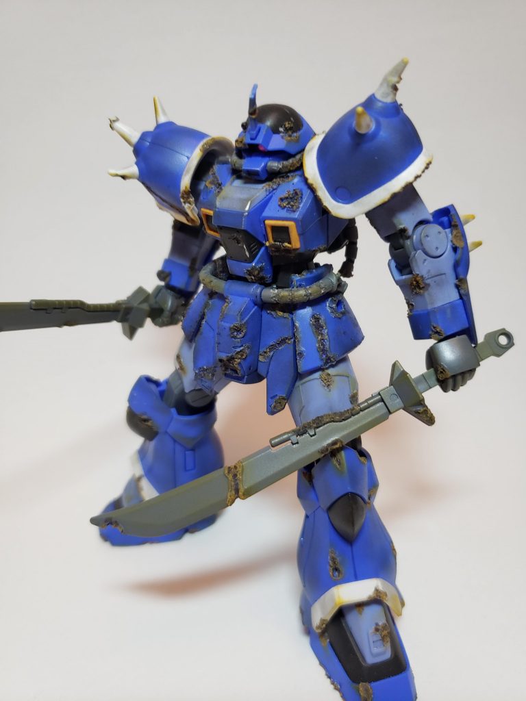 全体図その1
ヒートサーベルだけでなく腰から足にかけても傷だらけです。
足にそんな被弾する?っていう疑問が途中で湧いてきて少し控えめにしたつもりですが…笑