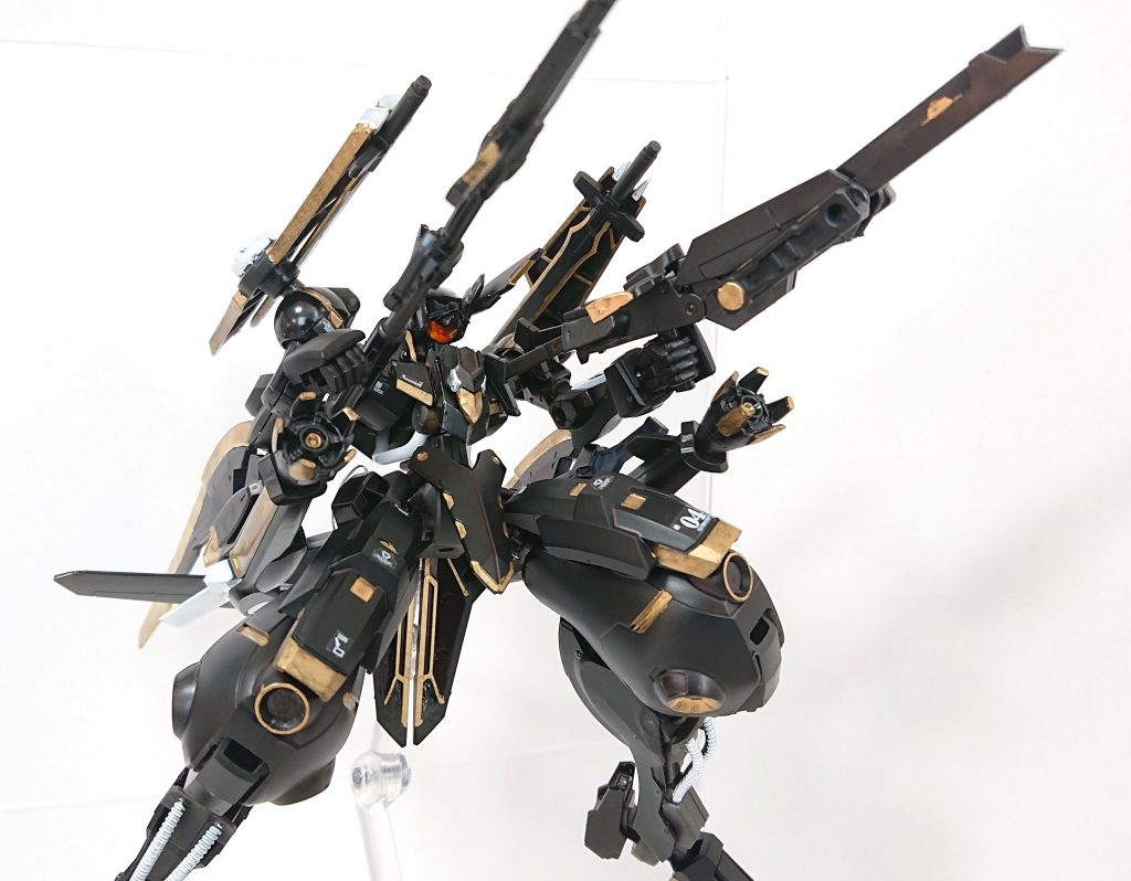 GNフルバースト:機体の全GN粒子を一斉照射する大技。発動後は行動不能になる。