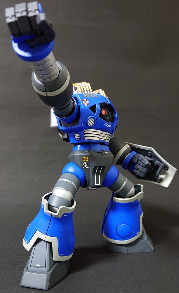 ヒートサーベルはHGのモノではなくMGのモノを使用。ジャイアント・ヒートサーベルとして、より凶悪なイメージになる様に演出してみました。