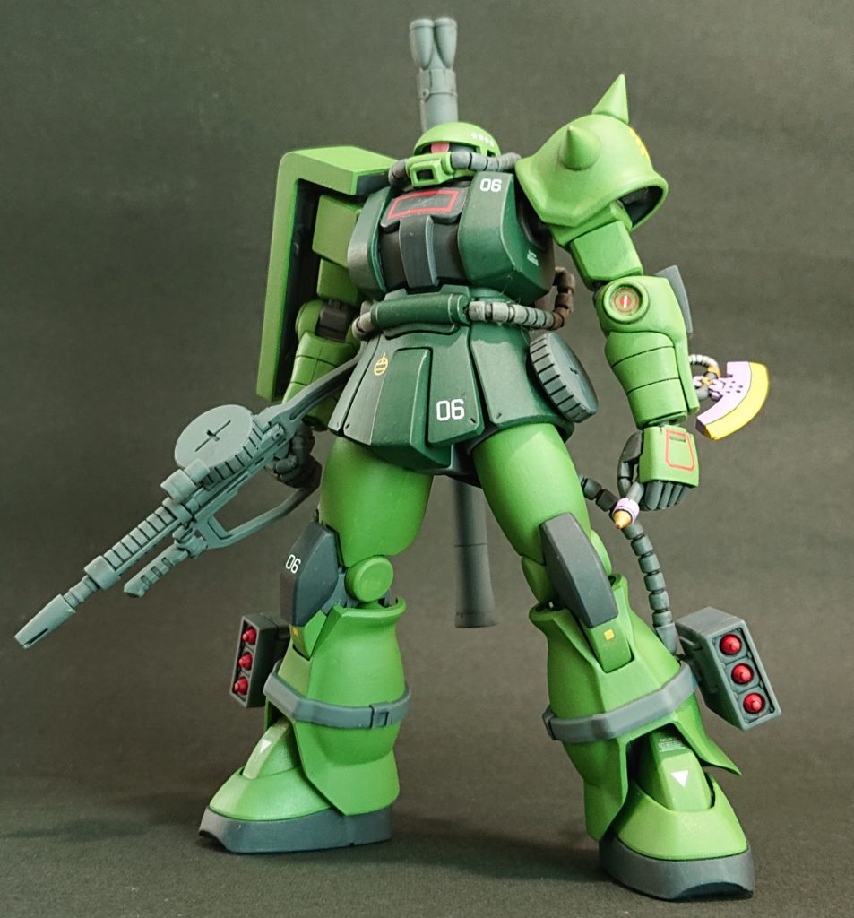 両スネ、バックパック、ミサイルランチャーがHGザクIIのパーツです。パーツのバラ売りしてくれてる某ショップ様々、本当に助かりますw

目は細く悪そうにしました。