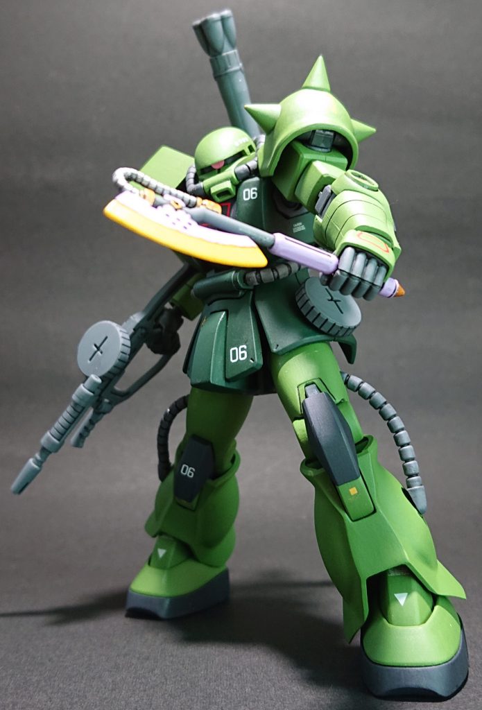 かなりスタイルは良くなったと思いますが、TV初期シリーズのザクって感じは無いですね。