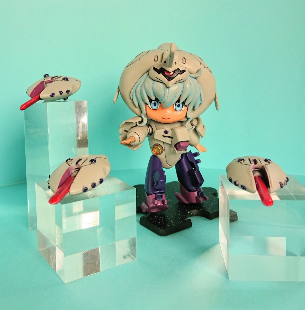 Gルシファーと言えばスカートファンネル。射出を再現出来ます。
Gレコ最終話では、戦艦を易々と撃墜してましたね。w
百均の、プリンとかを食べる小さめのスプーンを加工して作ってみました。
このテのプラって、ばきばきヒビが入るんですよねー(´д`|||)