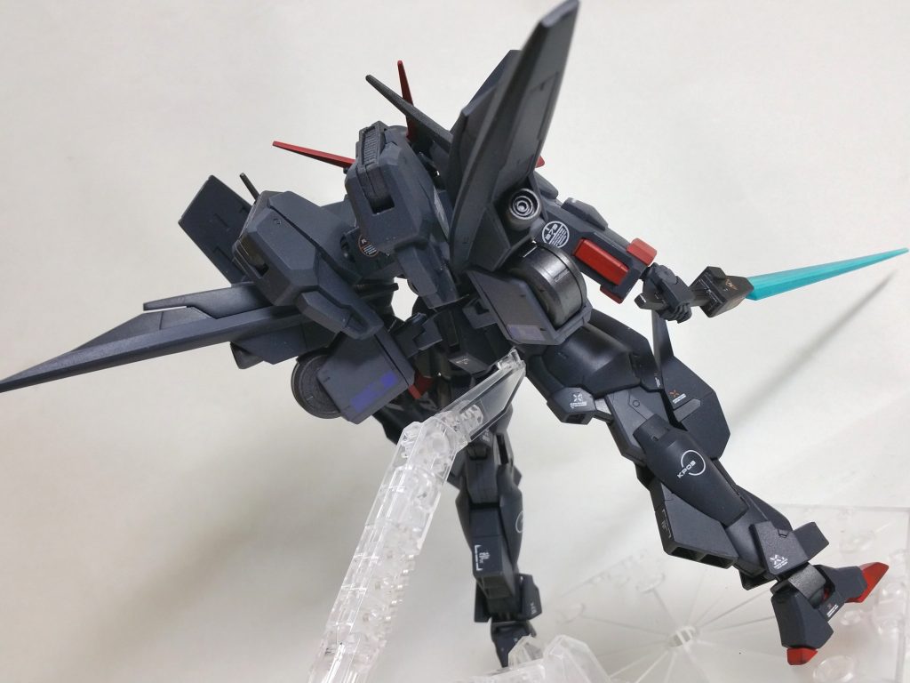 背中もりもりで若干自立は厳しいけど機動性アップ! とかだったらいいな! フルグランサのランチャー基部を使ったので様々な角度にバーニアを合わせられます。フルグランサも再販したら買わないとだ!