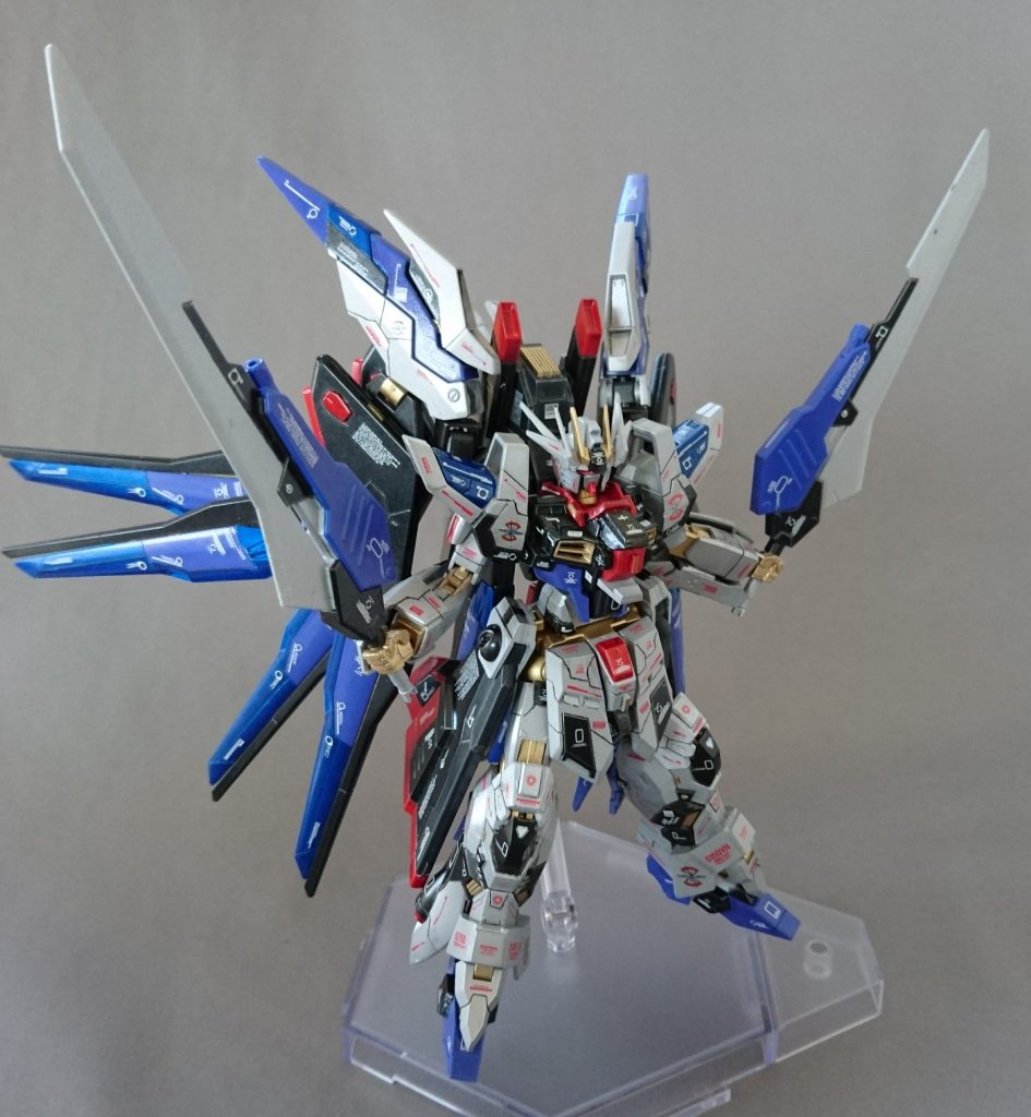 武装6 ブレード
(Hi-νガンダムブレイブより)