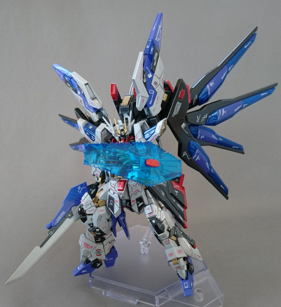 武装8 ビームシールド
(ストライクフリーダムガンダムより)