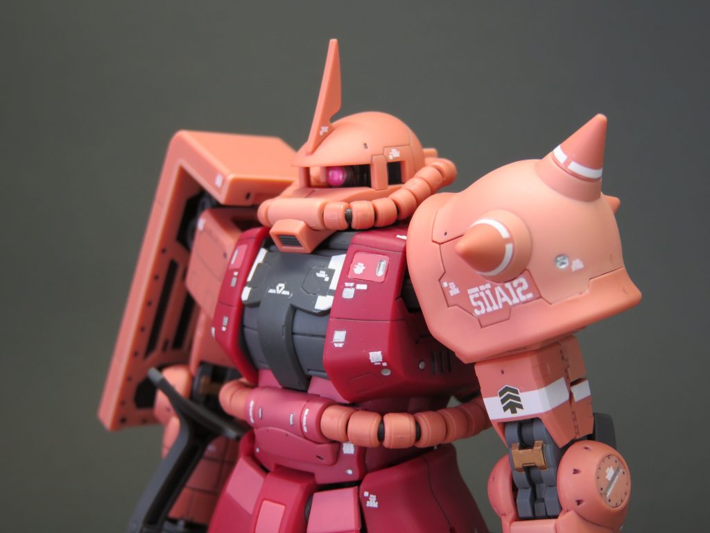 頭部の透明カバーを外した状態