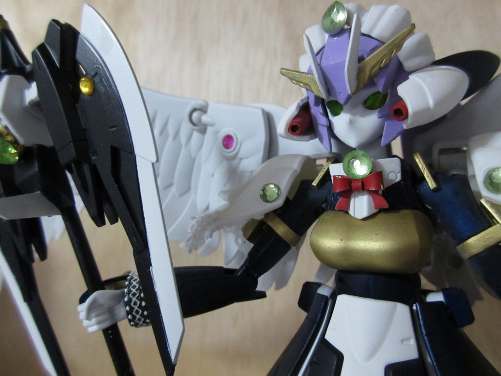 ネイル素材で外伝世界っぽいファンタジーさをだしました。
武器はアクシズエンジェルのフミナ武器をメインにマーズフォーガンダムのウェポンを切り張りしています。