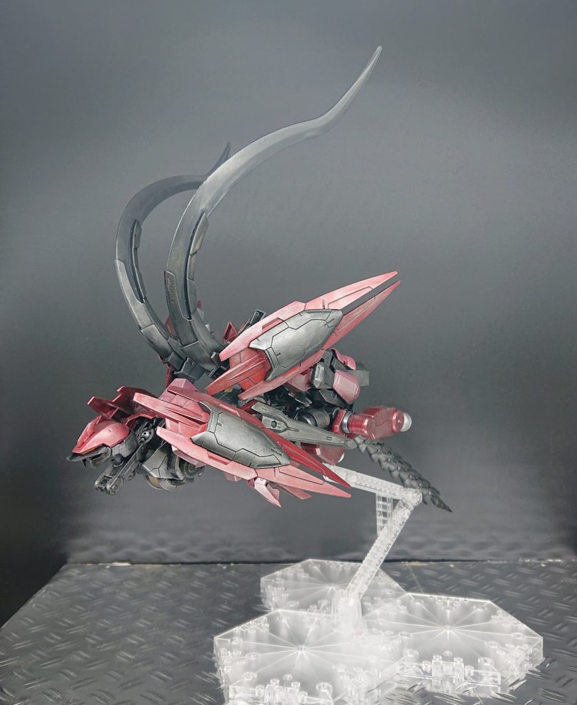 【支援MA】
1/100シュヴァルベグレイズを色々いじっていると変なモビルアーマーみたいなものができたので、お供MAとして採用