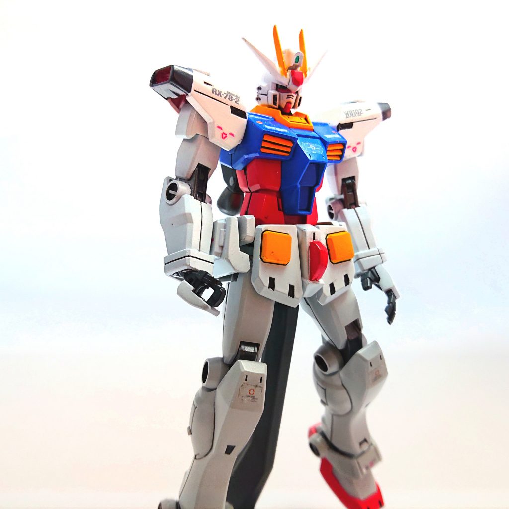 基本ベース:GM/GM
頭:ビルドストライクガンダム
肩:GM/GMの肩に余剰パーツのダクトで延長
スカート:パワードジム+プラ板加工