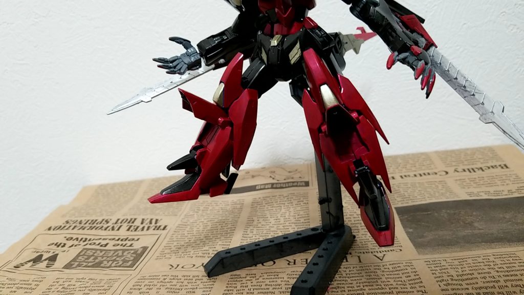 ビームライフル
脚部に内蔵された武装
テルティウムの武装は変わらない