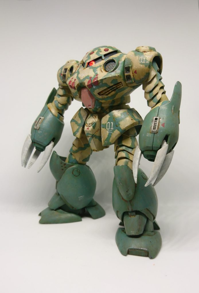 マーキングは手描きです。