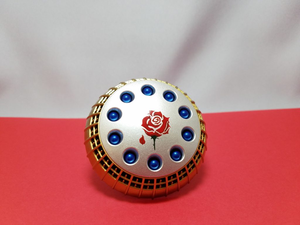 美しすぎる盾–2枚目/制作者：ジールマン