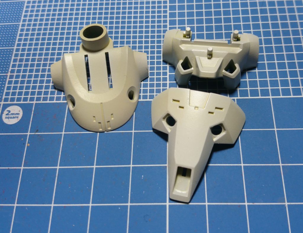 [本体カラー１]
ガンダムイエローを下地に、ホワイトを３重にエアブラシ塗装。