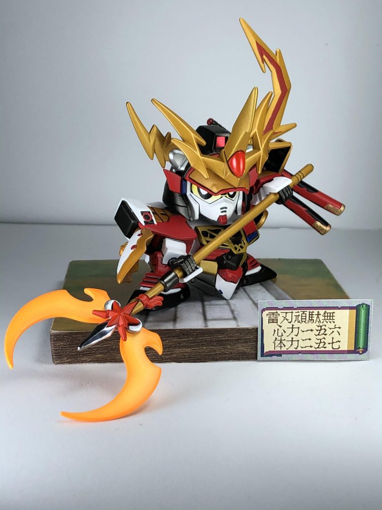 雷撃槍は必殺技をイメージして、グラデーション塗装後にクリアシルバー、蛍光オレンジを重ねてます。何気に初グラデでした笑 超むずかった…!