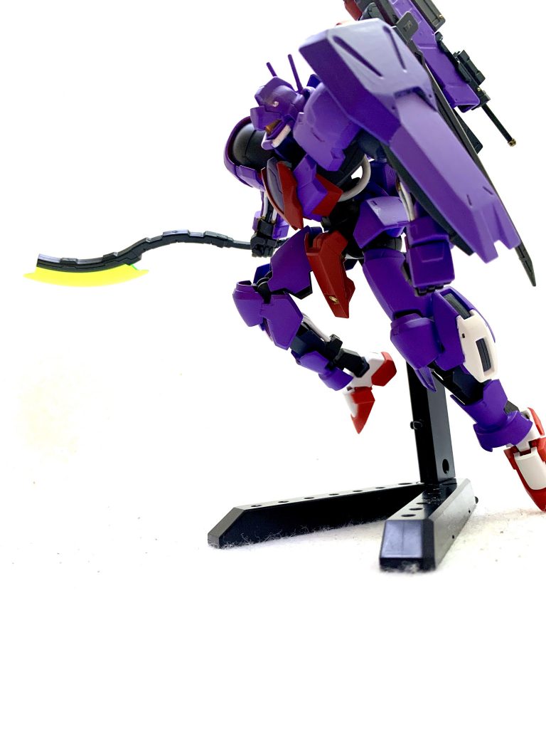 メイン武装のビームアックス