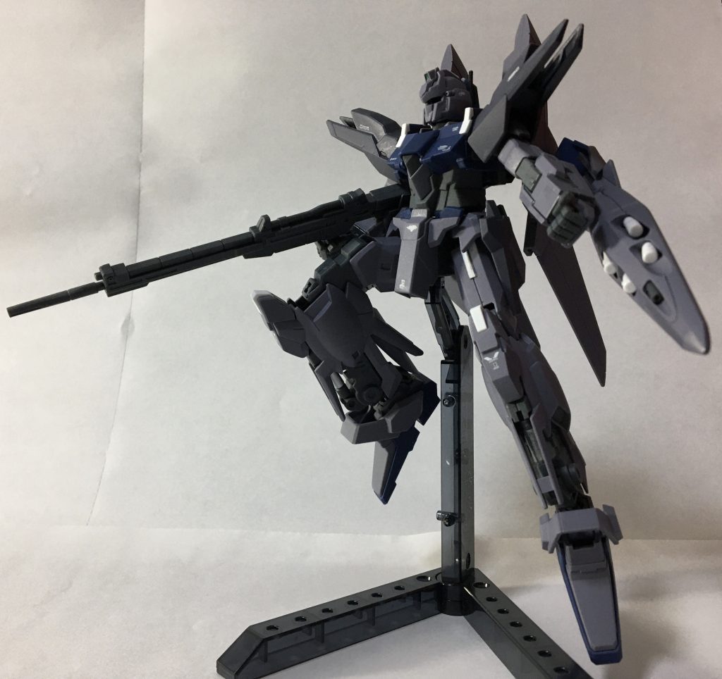 HGデルタプラスのパッケージのポージング。