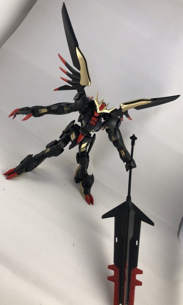 メイスも先端を赤く染めました