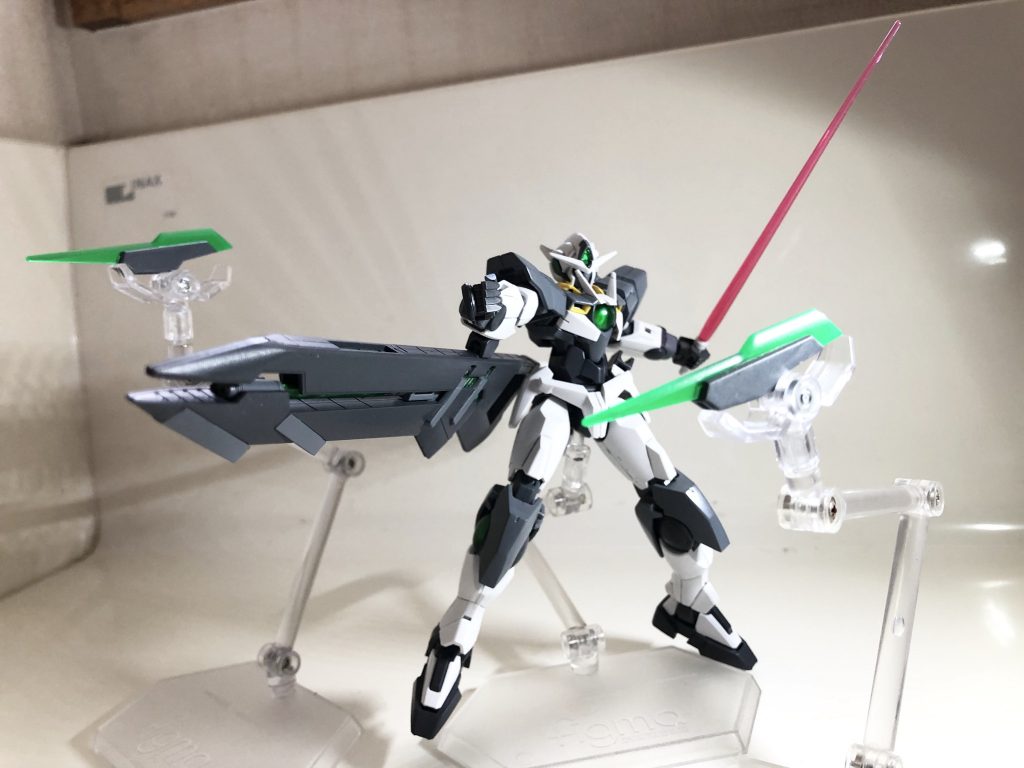 とりあえず全武装でも
GNバスターソードはアルケーと同様に銃身を展開してライフルモードに変形