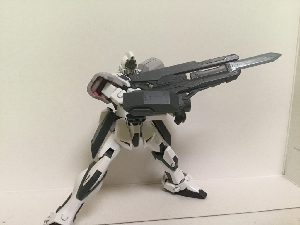 試作型アーマーシュナイダー（ライフルタイプ）　
トリガーを引くことで刃が振動、PS装甲を無効化する目的で開発されたが、その取り回しの悪さ故に正式採用は見送られた