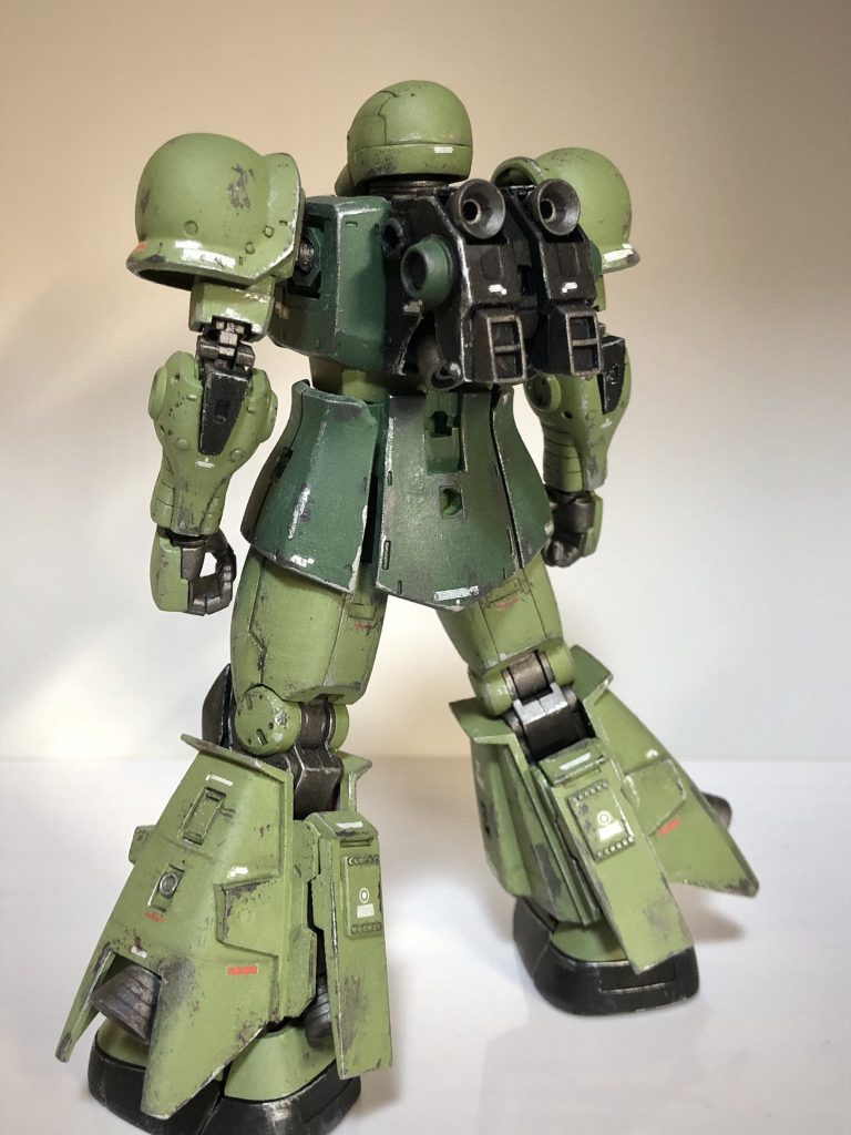 バックパックはザクIのものの上からジャンクパーツを被せて高機動型らしく。