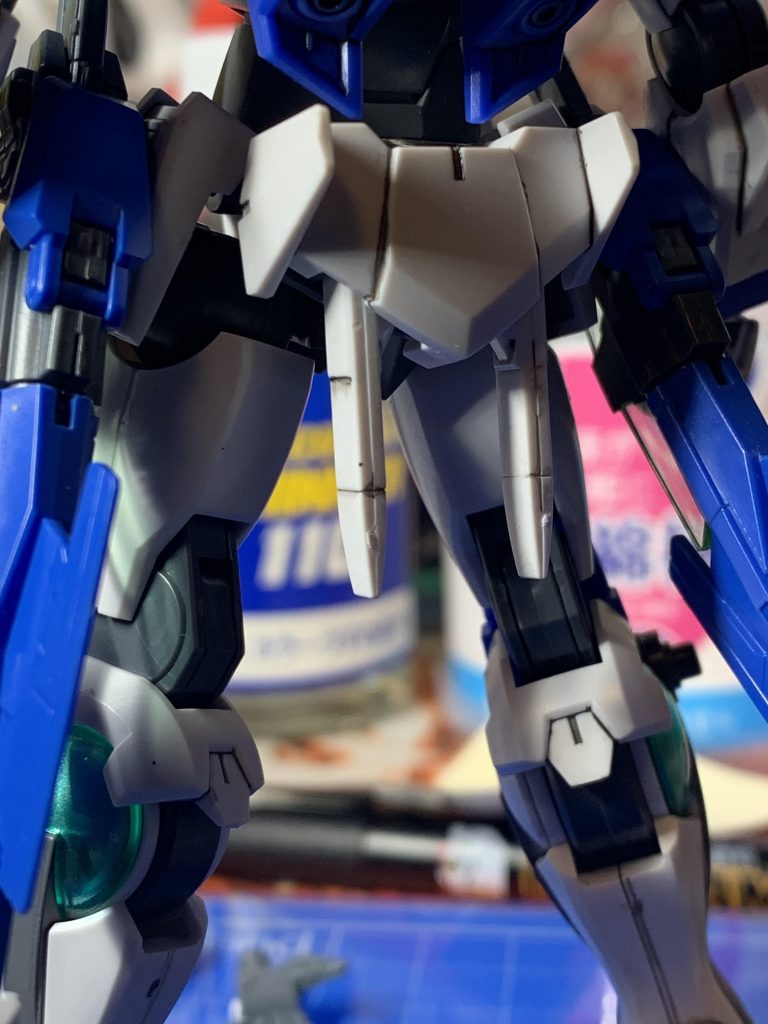 肩や右側のGNドライブ以外にもフロントアーマーや後ろのコンデンサのパーツもダイバーのものに変えてます。GNソードⅡはまるごとダイバーから移植しました。