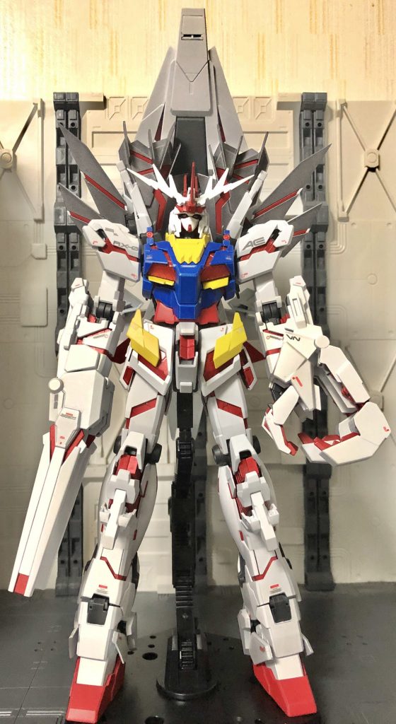 真っ黒のバンシィをここまで白くするのは苦労しました…w
ユニコーン買えばよかったのでは？と思うかも知れませんが、アームドアーマー欲しかったし、角はバンシィのがよかったので、バンシィを素体にしました。