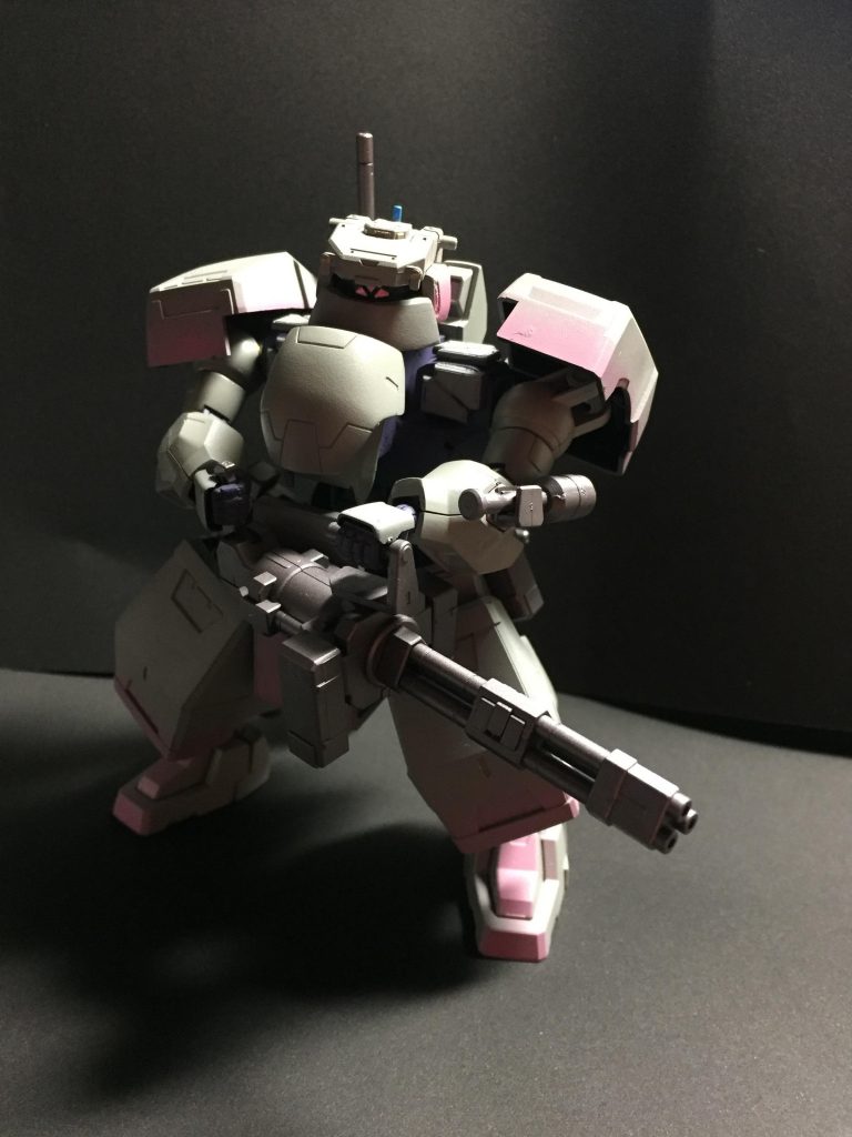 グレネード/手持ち式手榴弾。
ガトリングガン/マシンガンと同経口の弾丸をばら撒く大型のガトリングガン。主にMWの掃討や面制圧に運用される…