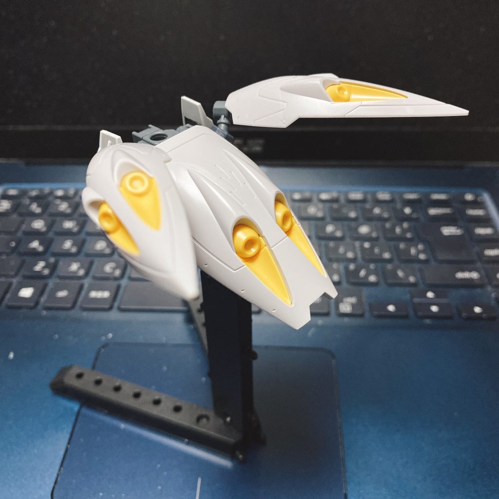 キマリスヴィダールのスカート。
サイドスカートの部分をボールジョイントで接合してるので、かなり自由度が高かったりします。
お気に入りポイント。