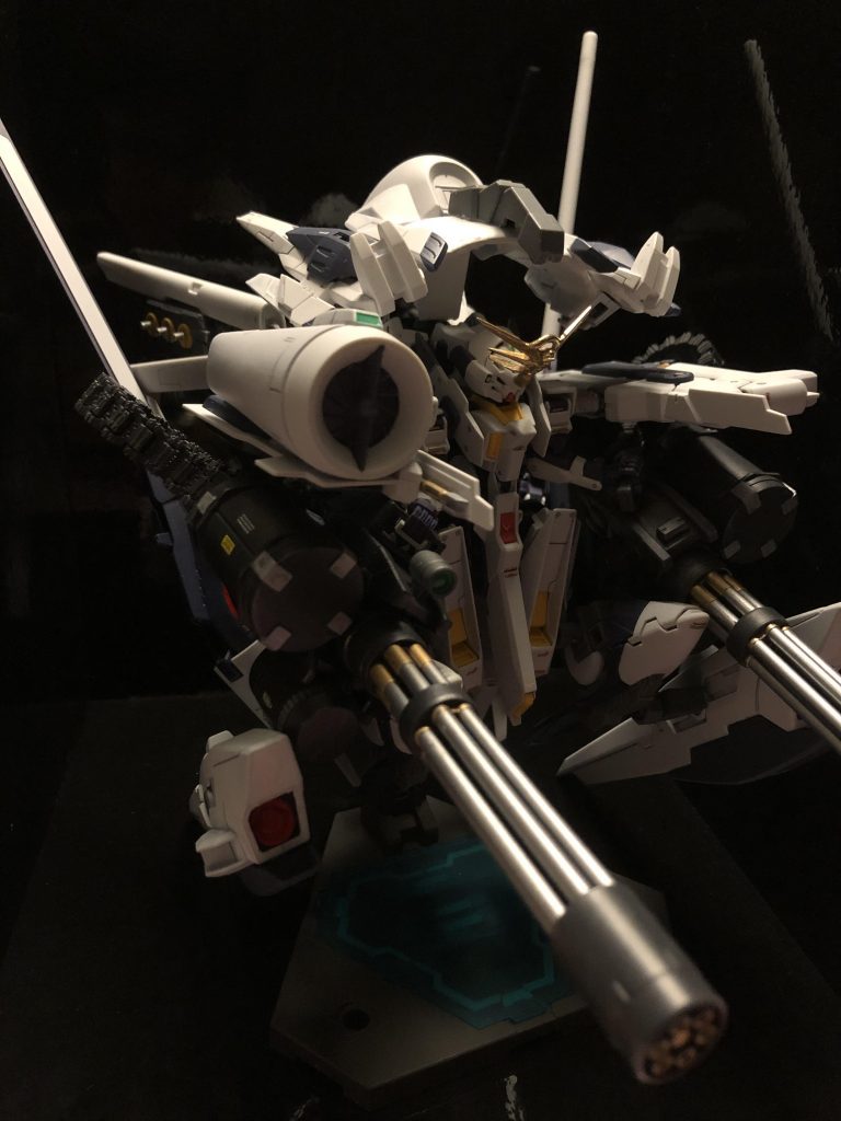 戦力としては過剰な程強力だったインレやクインリィ形態をスケールダウン。問題であったそのコストパフォーマンスの低さを、コンセプトを「ピンポイントで戦局を覆す対エース機」に絞る事で緩和した。
しかしIFジェネレーター、ファンネル、小型のダイダロスユニットを装備している為、コスト問題を解決したとは言い難い。