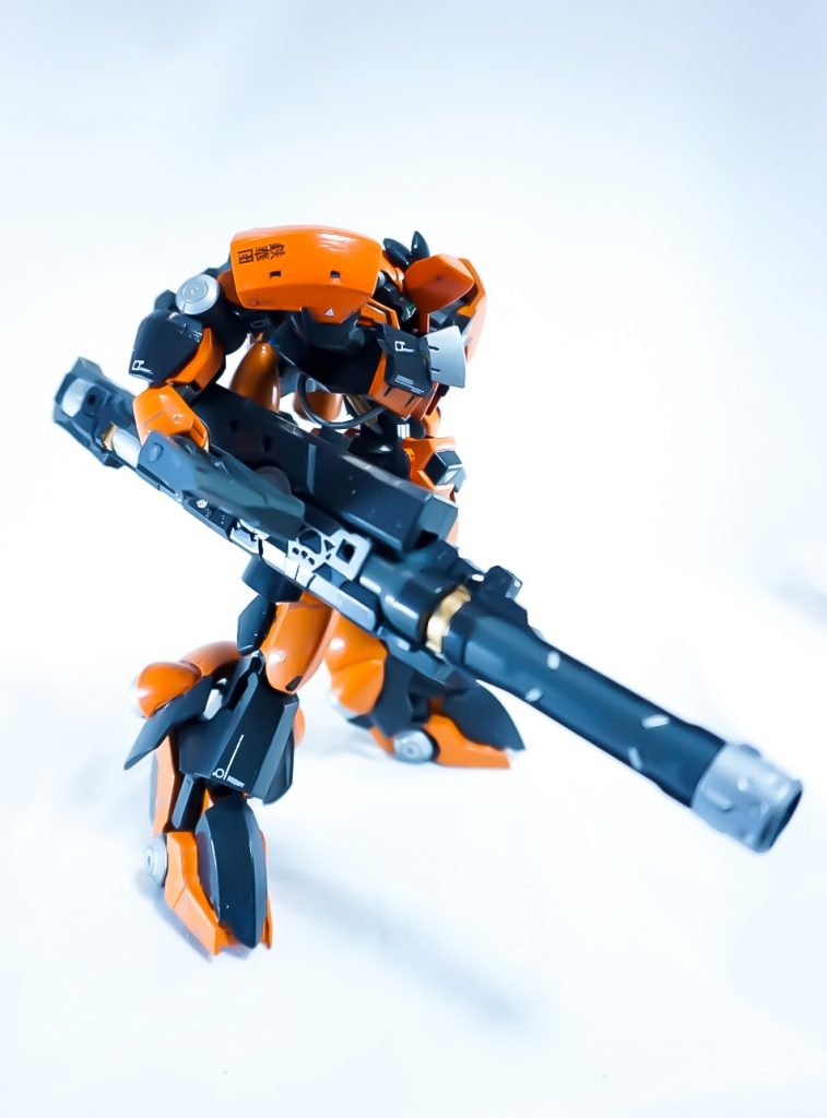 武装紹介、ナパームランチャー
ナノラミネートアーマーには持続的な熱が有効だと小耳に挟んだのでナパーム弾もありかなと