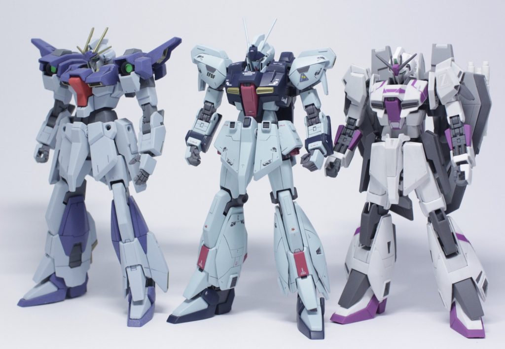 ベースとなったライトニングガンダムやゼータガンダム(配色アレンジの3号機ですが)と比較。