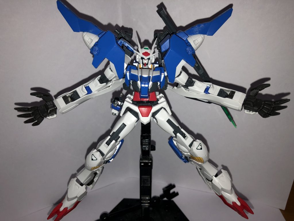 ビルドOOガンダム typeL.A.
名前の通りビルドファイターズ系列大好きです。
L.A.とは元機体の1つ、ルプスレクスからLupus(狼)と、armament(武装化)からイニシャルを取っております。
実はこのガンプラはルプスレクスの腕と足を素体に後付けで装着することによりこの画像の形になります。