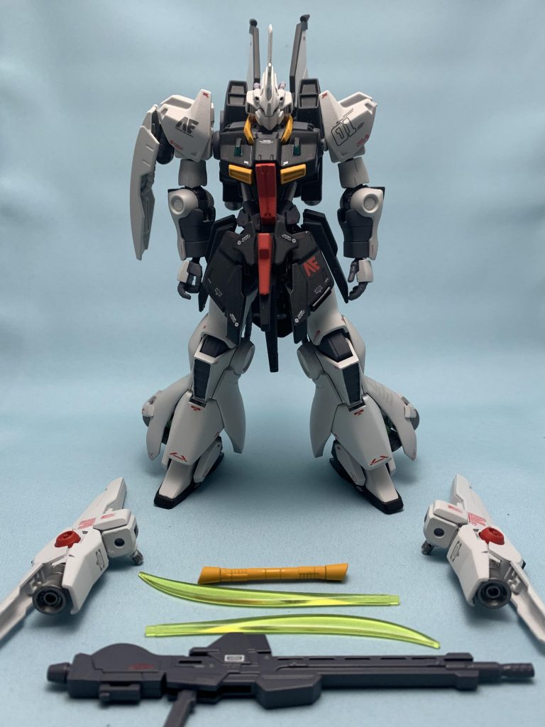 バックパックのパーツは追加武装みたいな感じで取り外せてこの状態の方がディジェっぽいですねw
塗装はvガンダム風に塗装してつや消しを吹いてます。色はその場で調色したのでガバガバですw
普段はデカールは貼らないんですけど今回は折角って事で貼り始めたんですが、最終的には140枚ほど貼りましたね。見えない部分にも貼っていたり、バランスを取ったりとデカール貼りは難しいですね今後の課題ですw