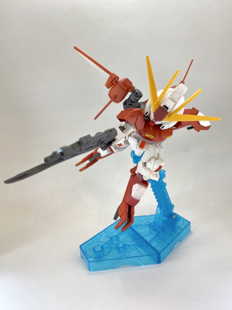 足の可動域を広げるために思い切ってサイドスカート取っ払ったんですが、今考えると何かしらつけたほうが良かったかなとも思います。