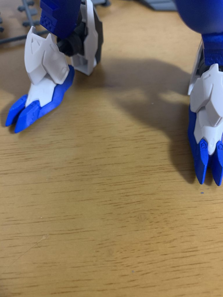 騎士ぽく更に獣ぽくするためにいいのは無いのかと考えてたらルプスの足がめっちゃhit
すぐに制作&塗装
残るは肩と武器か